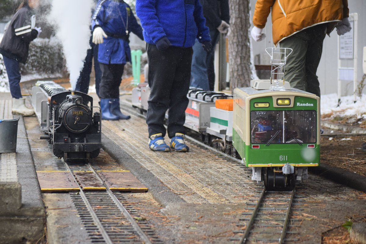 ～3月のミニ鉄道運転会のお知らせ～
3月8日(日)に八部公園のSL広場でミニ鉄道運転会を行います。
運転時間は12:00-15:00です。

２月はあいにくの雪となってしまいました。
是非３月はお越し下さい！
皆様のご乗車お待ちしております。

※雨天中止となります※

#ミニSL
#藤沢ミニ鉄道
#八部公園