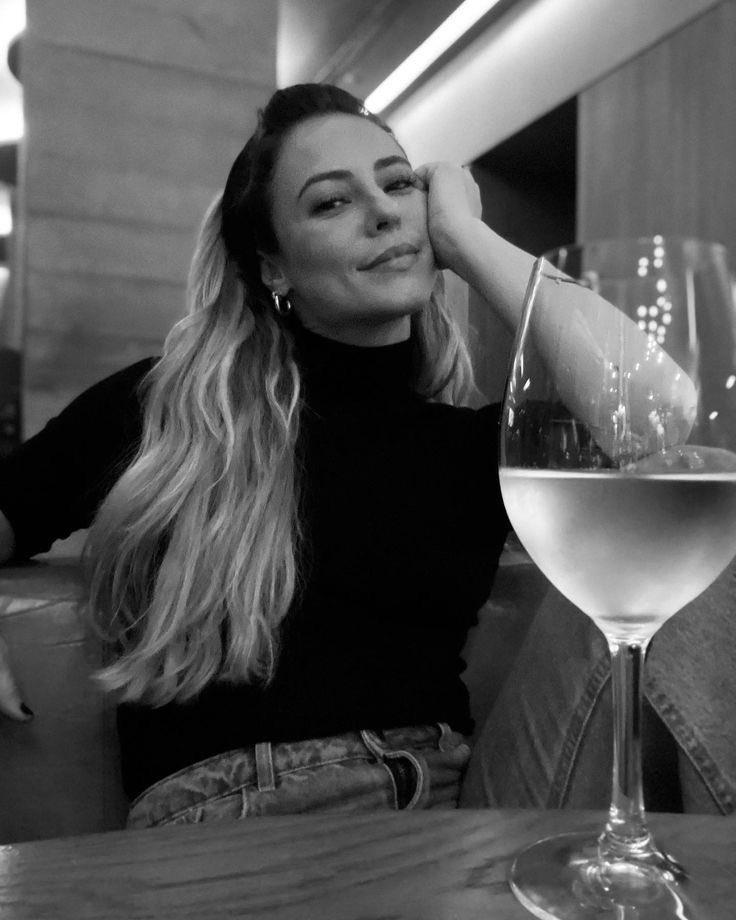 pov você está num date com a paolla oliveira