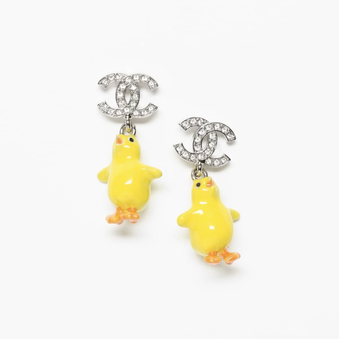 CHANELのヒヨコピアス🐥←ほんまにこの絵文字のヒヨコ
