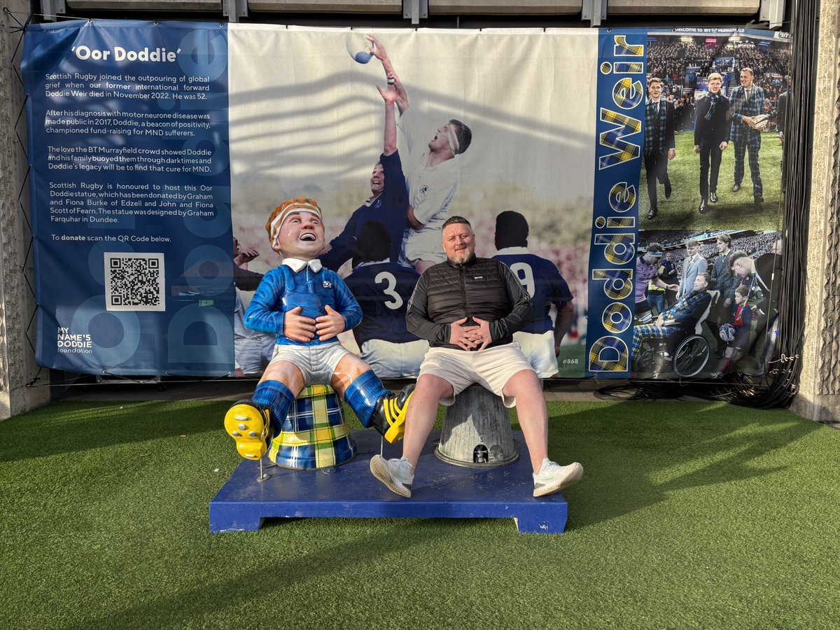 AS_FootyReview's tweet photo. Okay…. It’s not the round ball, but still you can’t miss a chance to take in a sporting stadium can you…. 🙌🏼 🏉 even got a sneak peek inside 👀 and a chance to fly the #FW Flag… always doing my bit to spread awareness for @cfcf_bristol where possible!! 🙌🏼🤍 #FW #Murrayfield #Edinburgh