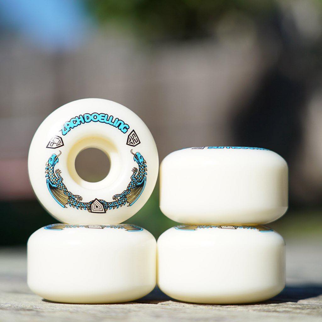 PowellPeralta's tweet photo. Zach's Pro 97A #DragonFormula wheel is in stock and shipping to skate shops worldwide.
52mm x 31mm
97A Dragon Formula
V1 Shape
- Symmetrical double radial design
- Classic street shape
- Small diameter, narrow and light weight
- Center set bearing
https://t.co/kQoPwjCPzA https://t.co/zJ2EFwvod7