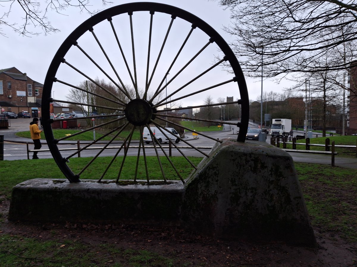 SoTCityCouncil's tweet photo. We had a really strong response to our Centenary Restoration Fund – with more than 600 votes cast.
 
Individuals and community groups put forward sites they want to see restored. 

Read more: https://t.co/nnxahPKhtz https://t.co/Ef1ThZZgp9