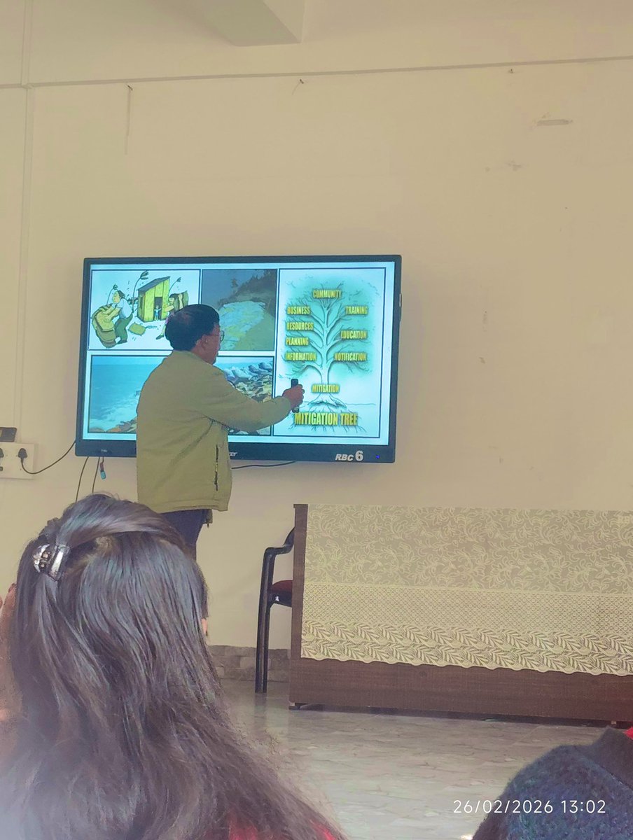 NssMahatma's tweet photo. Day 6 of YAMS!
A full day dedicated to theory, strengthening our understanding of disaster management principles, response systems, and coordination strategies. Knowledge today, action tomorrow. 
#NSSMGU #YAMS #DisasterPreparedness #CommunityResilience 
#knowledge #action https://t.co/kykOZ5TPqo