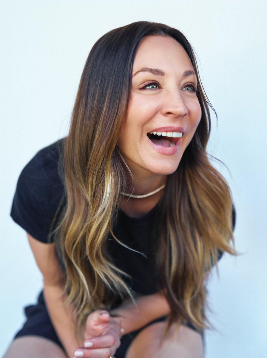 Kaley Cuoco tweet media