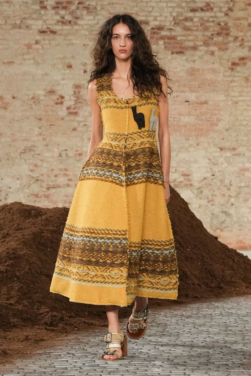 Lessie 🪐 tweet media