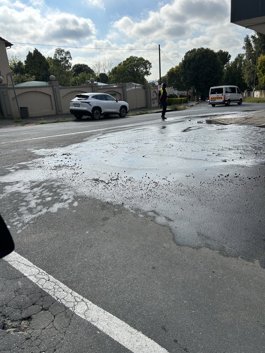 Harryn1's tweet photo. @JHBWater reporting water leak at 10 Orange street, Cnr George Ave, Sandringham. Massive amounts of water being lost. https://t.co/curkBLZcp0