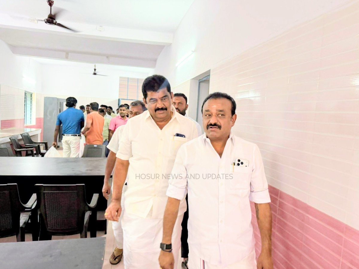 HosurNews1's tweet photo. 📚✨ New Municipal Library inaugurated in Hosur! MLA Y. Prakash &amp; former MLA, Hosur 1st Mayor S. A. Sathya opened the facility for public use. A big boost for students &amp; readers! 🎀🏛️
#hosurnewsandupdates #hosurnews #hosurupdates #Hosur #LibraryOpening #Education #TamilNadu https://t.co/J8TIgw6nxw