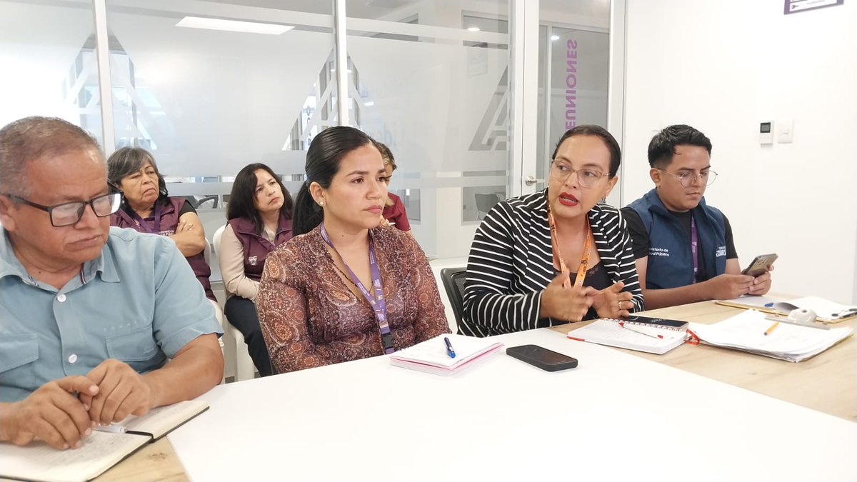 Salud_Guayas's tweet photo. #ElNuevoEcuador | @Salud_CZ8 junto al #Distrito09D01 presiden la Mesa Parroquial Intersectorial #Ximena con varias instituciones, con el objetivo de dar seguimiento a trabajo articulado dentro del marco de Ecuador Libre de Desnutrición Infantil @InfanciaEc. https://t.co/lXJjFKOtlm