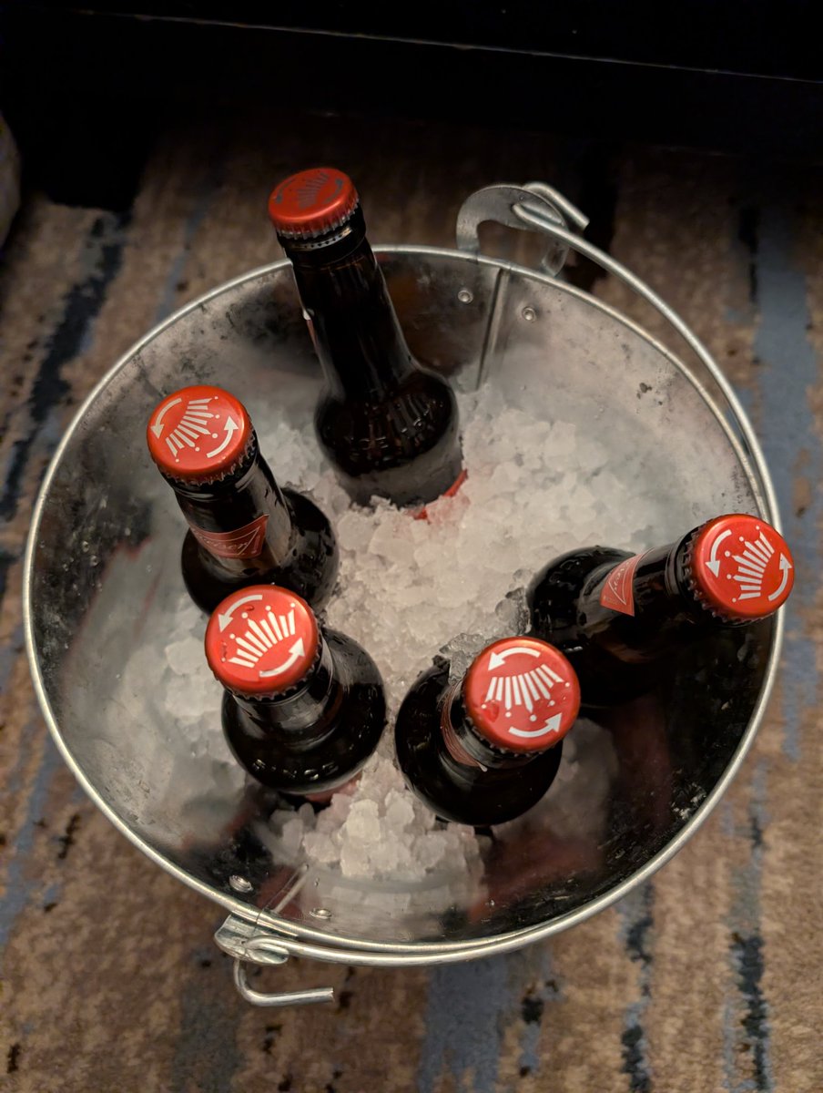 En bøtte med trøgd før man skal på by'n se.