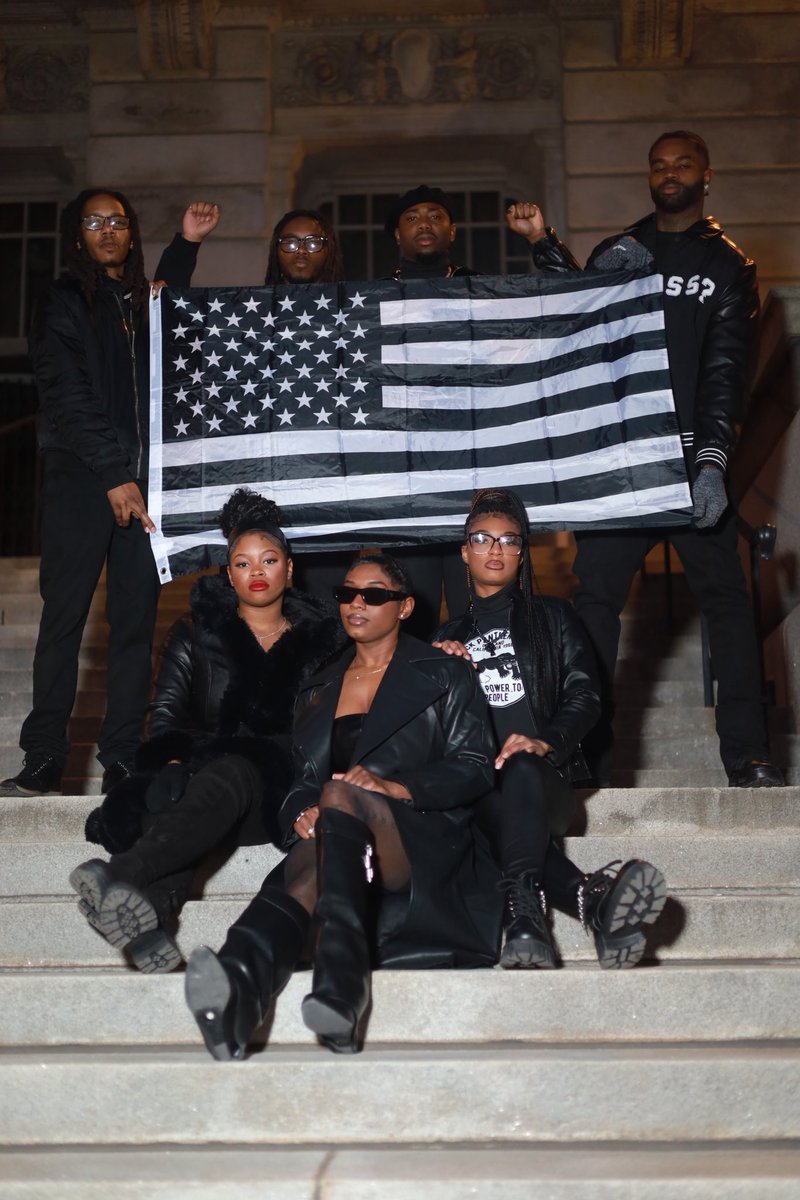 Enjoyykyra's tweet photo. #BlackHistoryMonth #blm 🖤 https://t.co/q9dWYkfYiq