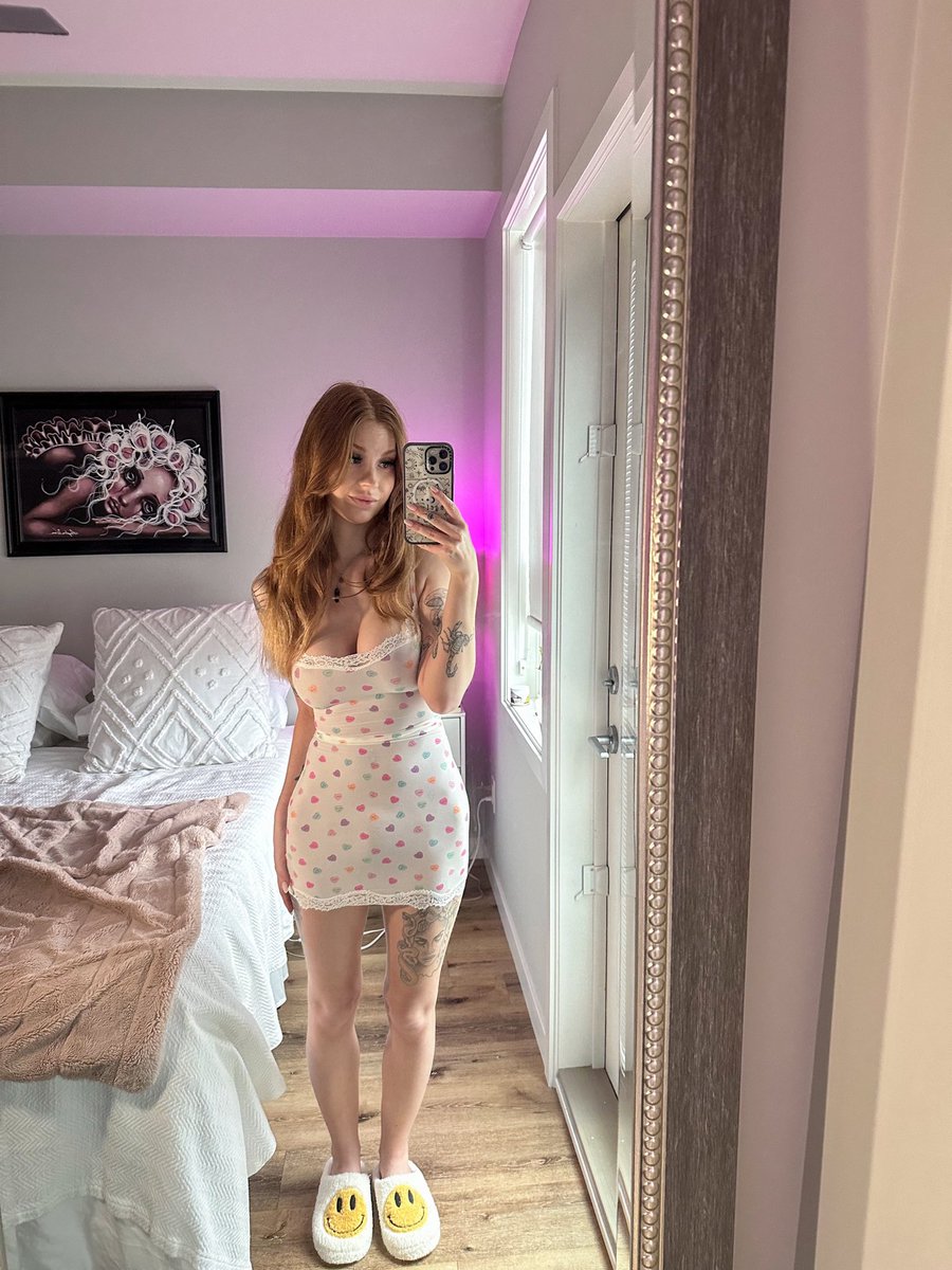 Nova_Ryleex's tweet photo. 5’4 from 🇨🇦 - would you give me a chance? https://t.co/jJlZzrD8uO