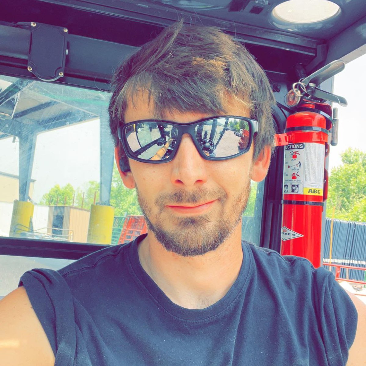 Straight Guys for Gay Eyes tweet media