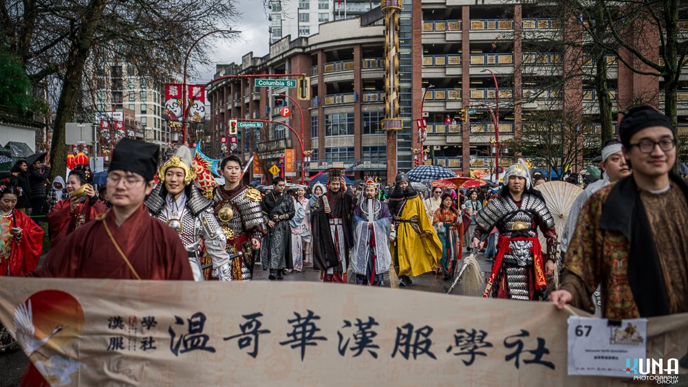 Rain or shine! 🐎✨Captured the stunning traditional garments &amp; fierce armour of the Vancouver Hanfu Culture Association at the 2026 Lunar New Year Parade in Chinatown.

See the full high-res photo gallery here: kunaphotography.com/2026-vancouver… 📸

#Vancouver #Hanfu #YVRevents