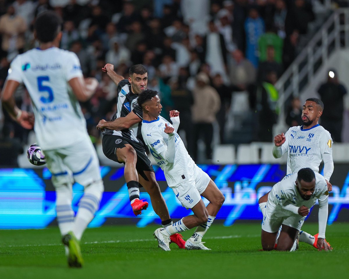 bu7qb1's tweet photo. 📊 نجح عبدالرزّاق حمدالله بالتّسجيل أمام نادي الهلال في جميع المسابقات — (4 مسابقات مختلفة)

• دوري أبطال آسيا 
• الدوري السّعودي للمحترفين 
• كأس الس��بر السّعودي 
• كأس خادم الحرمين الشريفين https://t.co/1ssLIVwzJK