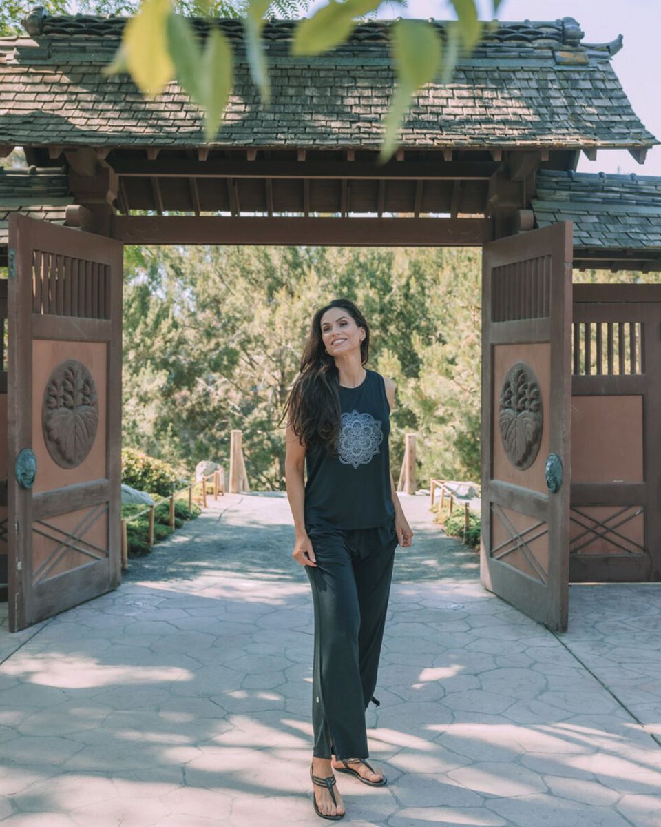 slightlybuddha's tweet photo. Rooted in gratitude. Stepping forward softly. 🌱

#liveintentionally #yogaclothes #slowstyle #naturalwear #innerpeacejourney #comfortwear #womenwhomove #slightlybuddha https://t.co/9FgygufMIM