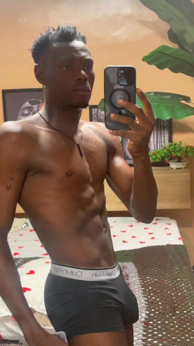 king_sley16's tweet photo. Follow my new account guys ❤️ https://t.co/YCNxaM2W4v