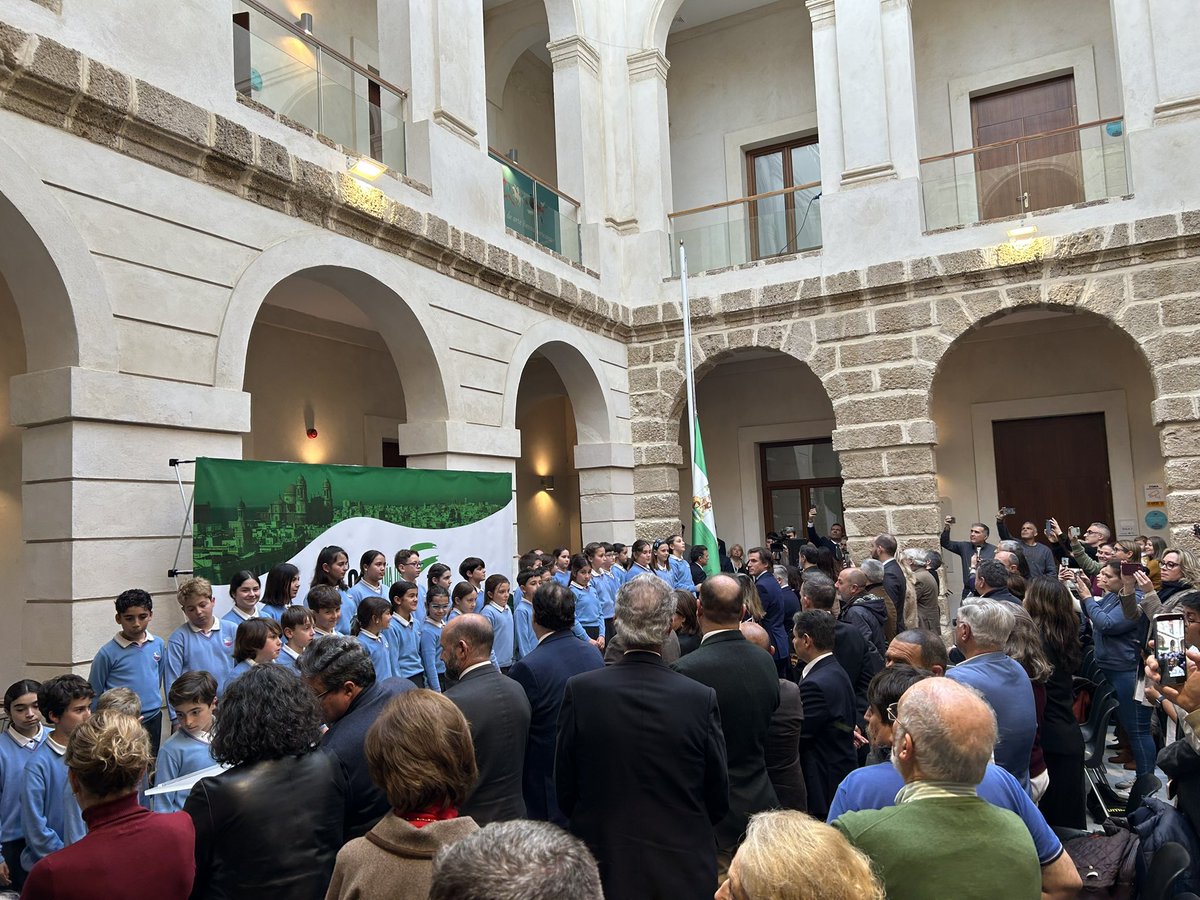 BMCadiz's tweet image. #EstaPasando “Andalluces, levantaos” en @CIberoamerica homenaje a los poetas de nuestra tierra y Manuel de Falla