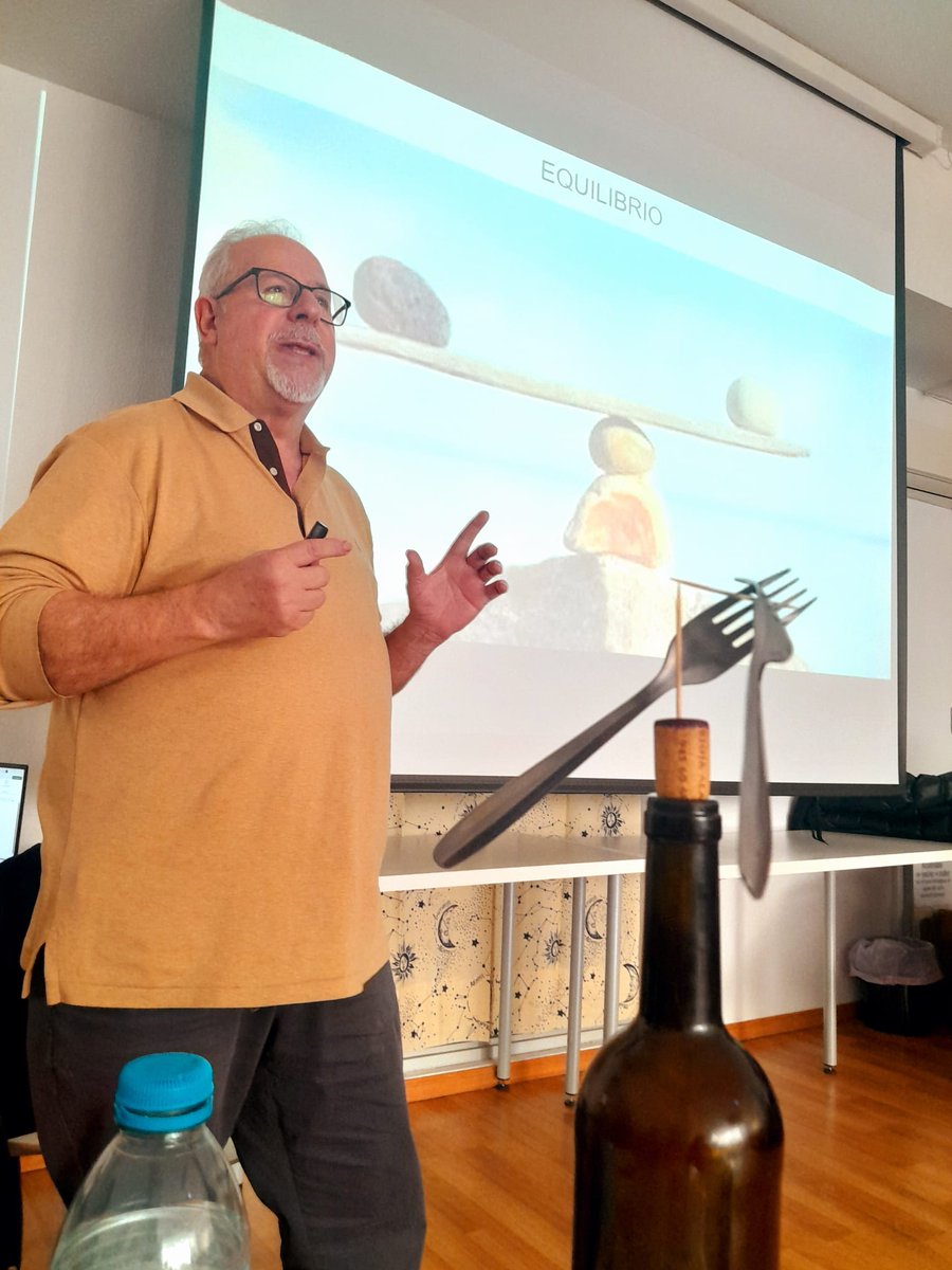 agrestascoop's tweet photo. La pasada semana tuvimos el placer de asistir a una charla a cargo de Pepe Albors de @FEVECTA 

👉valores del modelo cooperativo:
participación democrática
corresponsabilidad
transparencia
y compromiso ... 
todo ello bajo un necesario equilibrio como garantía de futuro https://t.co/2lbAIylMkd