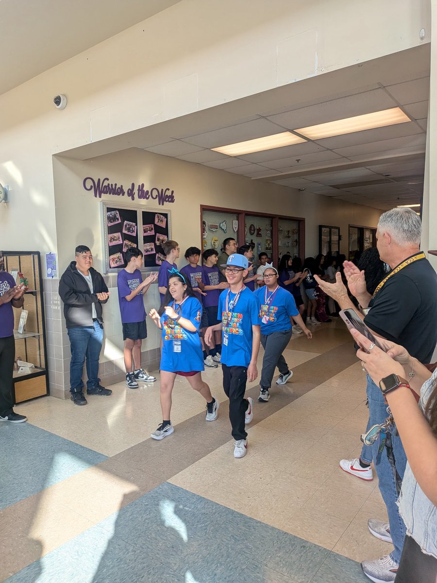 NISDWarren's tweet photo. A beautiful send off this morning for our Special Olympics! Good luck today &amp; bring home the gold! @NISD #specialolympics #WeAreWarren https://t.co/k2qkgiZ5ND