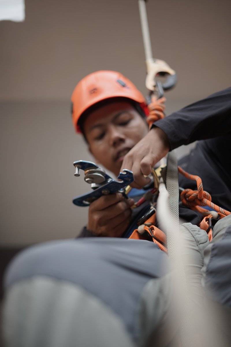 nopallzizi17's tweet image. the first experience aku belajar Ascending-Descending, bagiku bergabung menjadi keluarga pecinta alam adalah hal yg sanagt luar biasa
#mapala #pecintaalam