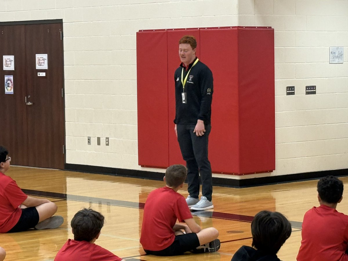 leopardfootball's tweet photo. Thankful for this #LEOPARDLEGEND and former @TexasTechFB alum @ChiefTTU for coming back and speaking to our student athletes at Willow Springs! Proud of our guys for pouring into our kids and community! https://t.co/W1zZRclsI7