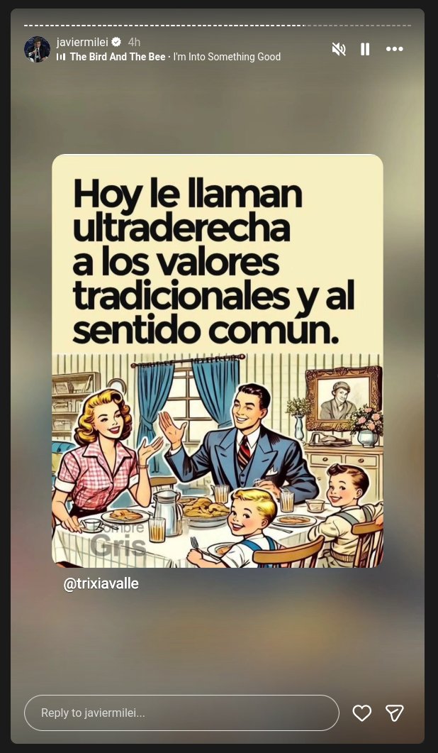 Nunca convivió con una pareja. Nunca tuvo hijos.

Ah, pero "los valores tradicionales"...