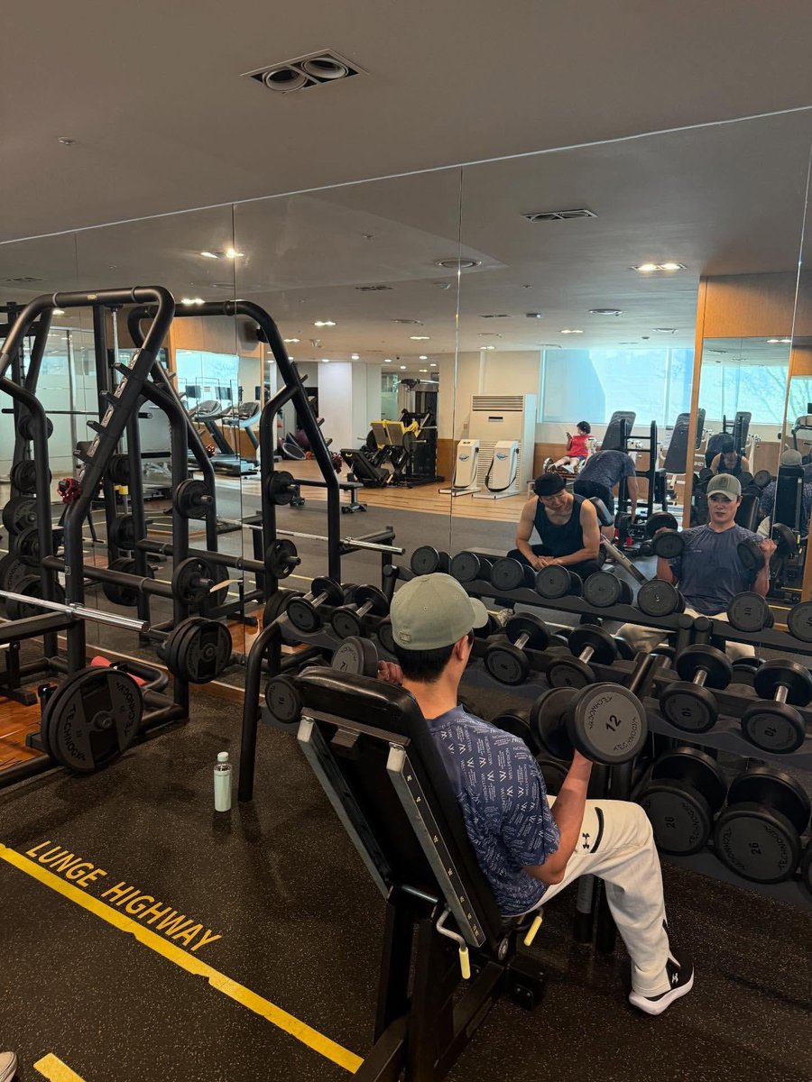 윤소호 아카이브 tweet media