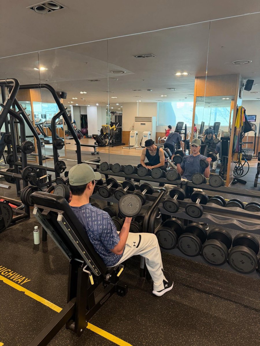 윤소호 아카이브 tweet media