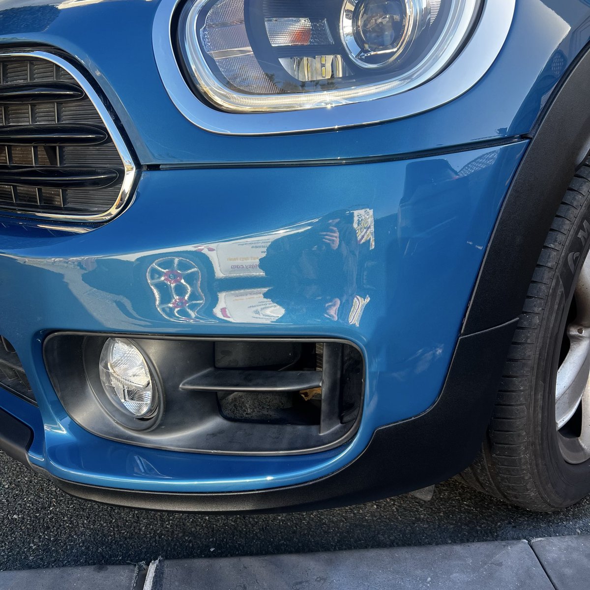Most bumper scuffs don’t need a bodyshop.
And they definitely don’t need an insurance claim.

We specialise in small to medium bumper repairs.
All done on your driveway..🏁

Send photos for an online quote:
pitstopjsy.com