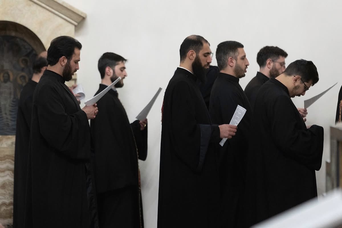 KarinaKarapety8's tweet photo. The Catholicos of All #Armenians held a memorial service in the Echmiadzin Cathedral for the victims of the 1988 #pogroms in #Sumgait. Karekin II, the clergy and the faithful offered a prayer for the repose of the souls of the innocent victims of the tragedy.
#ArmenianChurch https://t.co/KY5BCfO3H0