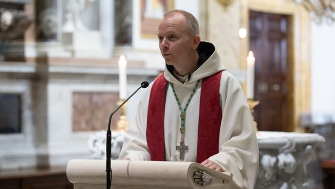 jarldietrich's tweet photo. “It is tempting to think we must keep up with the world’s fashions. It is, I’d say, a dubious procedure. 

The Church, a slow-moving body, will always run the risk of looking and sounding last-season. 

But if she speaks her own language well, that of the Scriptures and liturgy, of her past and present fathers, mothers, poets, and saints, she will be original and fresh, ready to express ancient truths in new ways, standing a chance, as she has done before, of orienting culture.”
Bishop Erik Varden