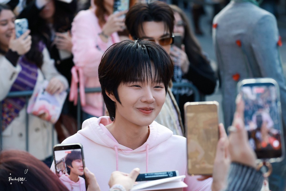 ตายิ้มส่งออกจากแม่สะเรียง เขามาแหละ
KENGNAMPING TO MILAN FW  #KENGNAMPINGWITHMOSCHINO #MOSCHINOFW26 #MOSCHINO #MFW