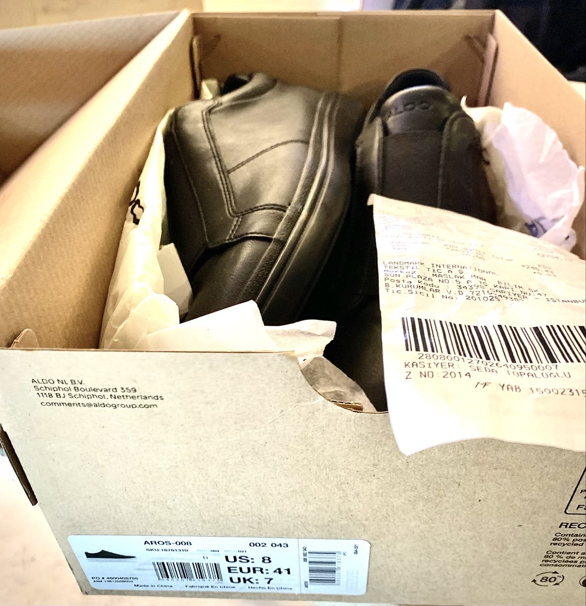 Nişantaşı City’de Aldo ayakkabı mağazası gün içinde alınan, paketi açılmadan aynı gün iade edilen ürünü geri almıyor, vatandaş soruyor nasıl bir marka ki bu iki saat sonra geri gelen ürününü almaktan korkuyor. Arkasında duramayacağın ayakkabıyı neden satıyorsun Aldo <a href="/ALDO_Shoes/">ALDO Shoes</a>