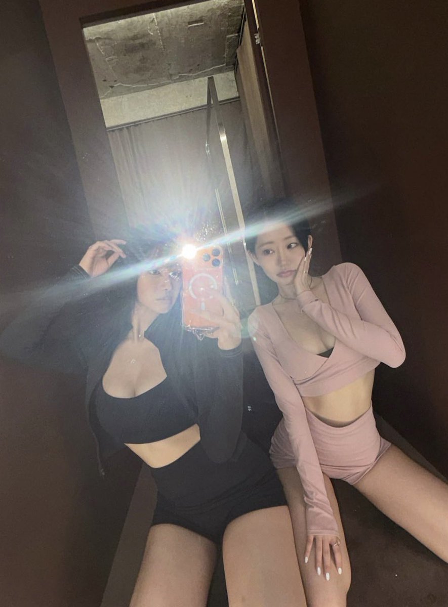 kiof_loops's tweet photo. JULIE AND NATTY ?? SKSKSK-&€
#KISSOFLIFE #KIOF #키스오브라이프 #JULIE #NATTY #JULTTY https://t.co/L2bVYuIqWW