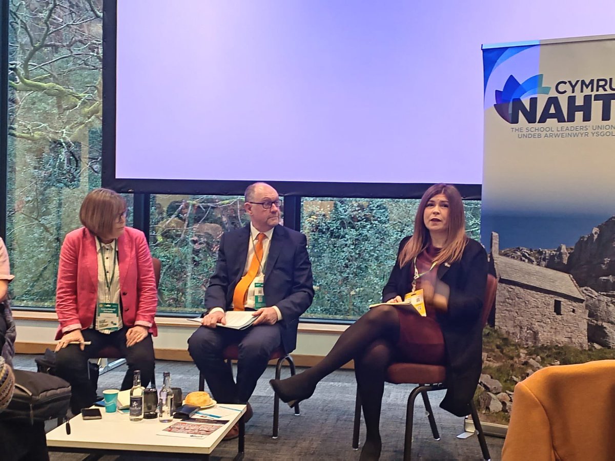 LauraDoel tweet media