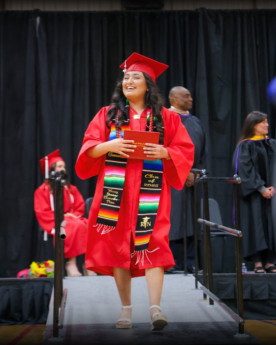 SVCCollege's tweet image. Spring Quarter starts April 7. Whether you’re eyeing a transfer degree, a tech career, or a head start with Running Start, the path to the cap begins now. Enroll now at Skagit.edu/get-started

#SkagitValleyCollege #SVC #SpringEnrollment #MountVernonWA #CommunityCollege