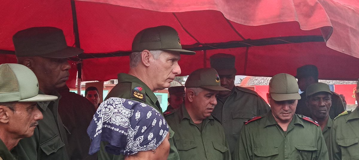 delgado_orialis's tweet photo. El Presidente del Consejo de Defensa Nacional, Miguel Díaz-Canel Bermúdez, preside el día nacional de la defensa en San José de las Lajas, junto al Ministro de las FAR, el GCE, Álvaro López Miera,
#Mayabeque.
#CubaSoberana
#GobiernoMayabeque
#ACCSMayabeque https://t.co/1rPgBkLsac