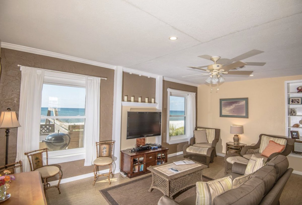 FIVE-STAR FRIDAY! ⭐️⭐️⭐️⭐️⭐️ "Idle Hours is the perfect old-style Florida home. We can’t think of a better place to spend time gazing out at the beautiful blue Gulf waters.”

beautifulbeach.com/vacati.../rent…

#familyvacation #gulfcoastliving #beautifulbeach #30A #BeachfrontLiving