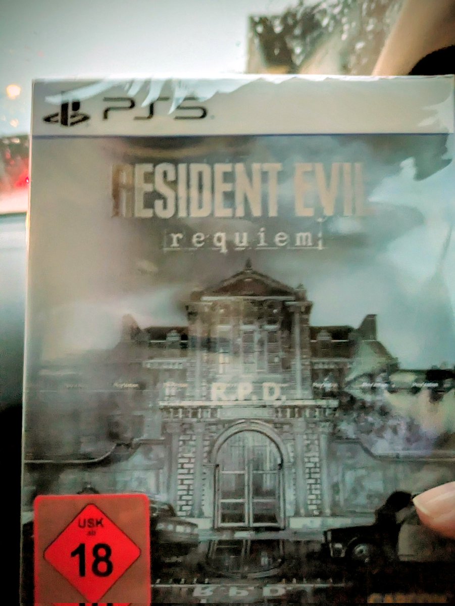 I finally have Resident Evil Requiem! ❤️  You might wonder why it’s not the Deluxe Edition — mine wasn’t delivered. But I literally grabbed the VERY LAST copy in the store! 😅 Off to get groceries now, and it’s already getting dark. Perfect horror game timing. #REBHFun