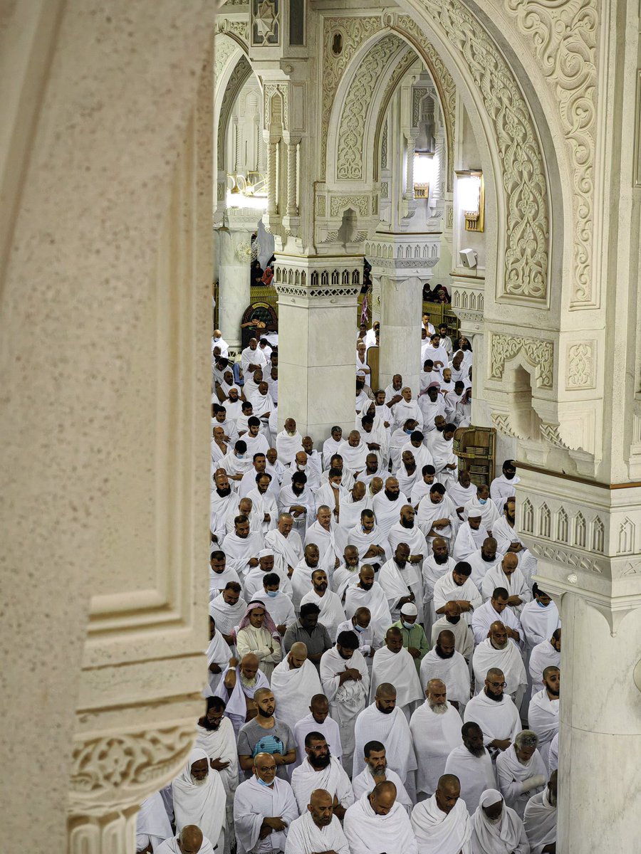 raway_alqasid's tweet photo. "إليكَ نشكو، وأنتَ اللهُ، ما غَفِلَتْ
عيناكَ عن تائهٍ باللطفِ ترعاهُ." https://t.co/hxG4VN9yCE