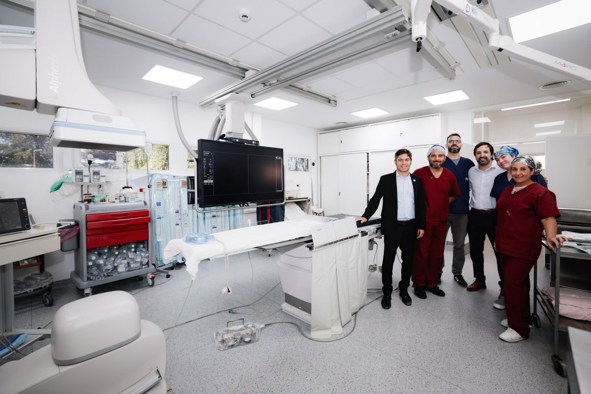 Este modelo al que nos quieren llevar donde todo lo resuelva el mercado no tiene nada que ver con lo que representa la salud pública en nuestro país. La mejor manera de defenderla es seguir invirtiendo y sumando equipamiento, aunque sea cada vez más difícil.