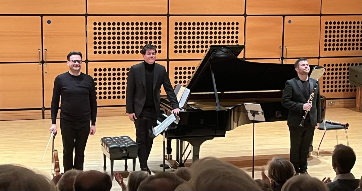 Reviewsgate tweet media