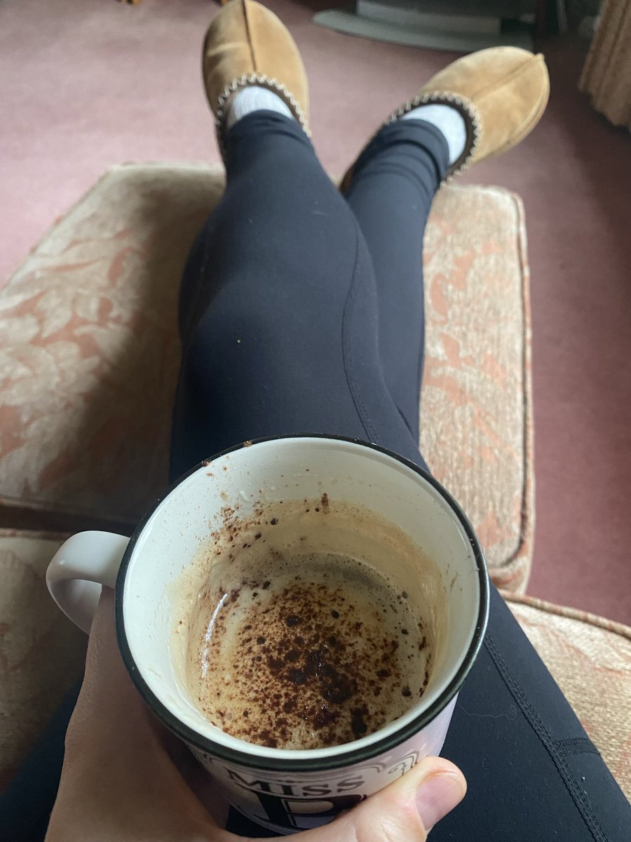 Sophie_Bowns's tweet image. I’ve been feeling a bit lost of late. Low energy, low mood, low book sales. 🪫