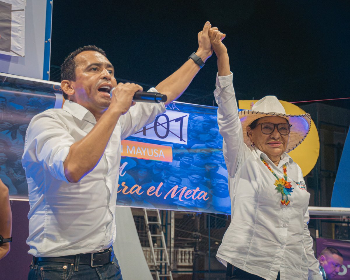 Sandovalxelmeta's tweet photo. ¡Estamos con el Pacto nos gritaban en la comuna 1! 

Y es verdad, Villavicencio está con el Pacto ciudadano. Vamos a defender lo conquistado y a luchar por los derechos de todos. Somos capaces, estamos con el pueblo y el pueblo con nosotros. 

El 8 de marzo, nos vemos en las urnas, ahí venceremos porque el Meta merece ser bien representado.