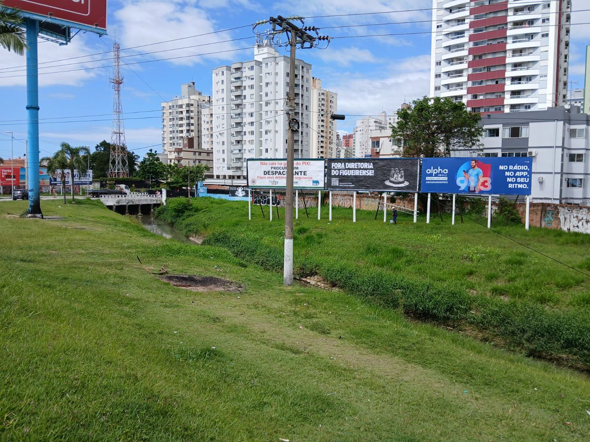 pampagueira's tweet photo. Outdoors surgindo em mais lugares do continente.
#ForaPPP https://t.co/OQmppAKX5k