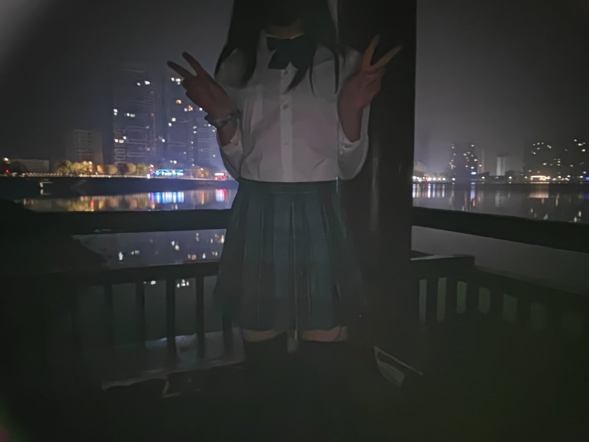虽然我混字母圈穿女装被人绑过被人贴郊狼电过被调教过被小玩具🦌射过被男娘踩过被男娘抽过给人口过被后入过还在推特发擦边还经常发情勾引别人但这都不影响我是个超级大猛男
（文案偷群友的，谢谢群友🤓）
#可爱の男孩子 #伪娘 #男の娘ᅠ