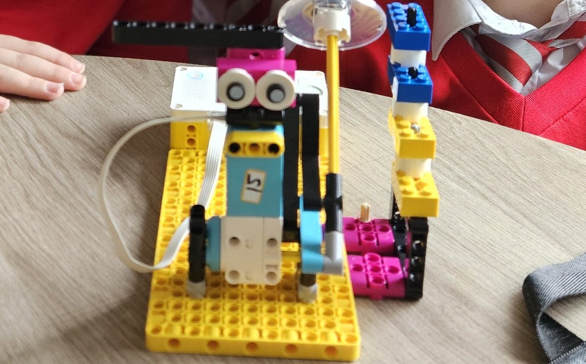 CCJacademy's tweet photo. Today, in their computing lesson, Year 5 got creative with their coding skills and created weather stations to observe wind speed! They throughly enjoyed the progression of skills using the more advanced #LEGOSpikePrime kits! 
@raisingrobots 
#WeAreLEO🧡🦁 https://t.co/cCQlgrD9ZF