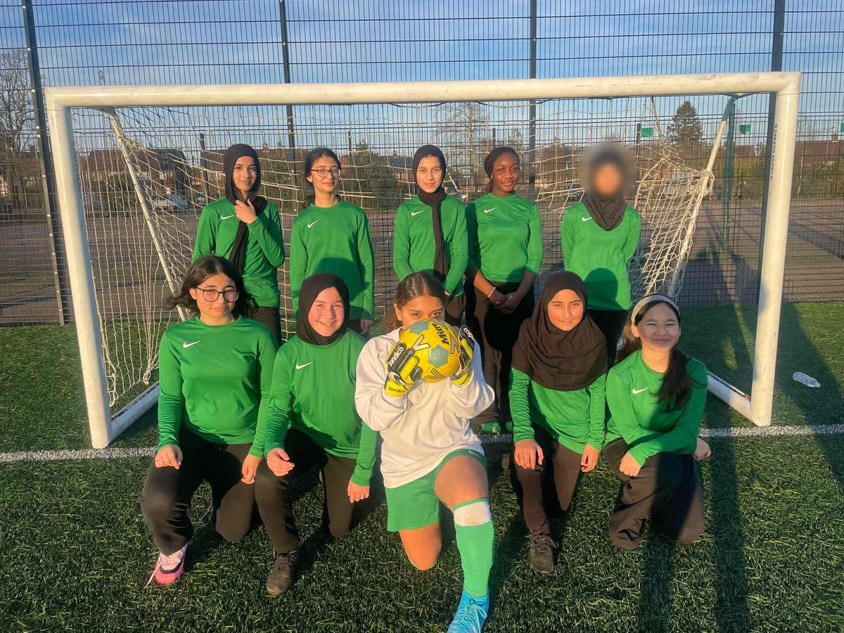 Challney Girls PE tweet media