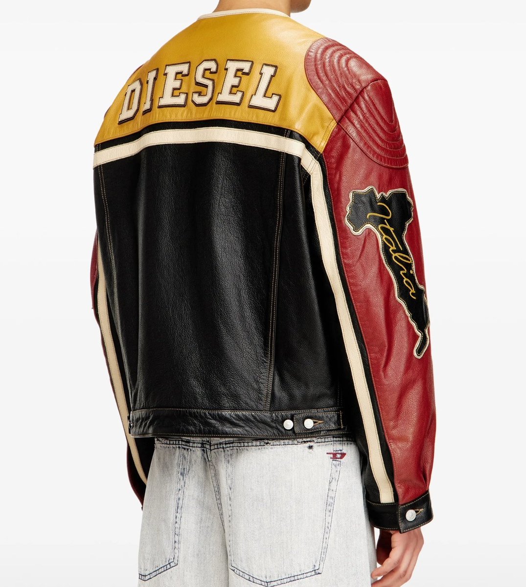 ATINYPOURYUYU's tweet photo. YUNHO in full @DIESEL including the L-Coug-20th Leather Jacket
#DIESEL #DIESELFW26 #ForSuccessfullLiving https://t.co/9sDiexOohz