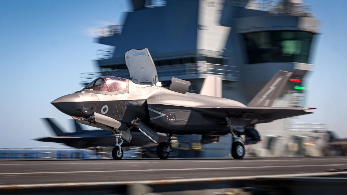 HMS Dauntless tweet media